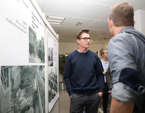 Symbolische eerstesteenlegging uitbreiding studentenrestaurant De Brug 