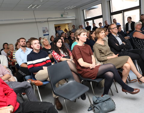 Symbolische eerstesteenlegging uitbreiding studentenrestaurant De Brug 