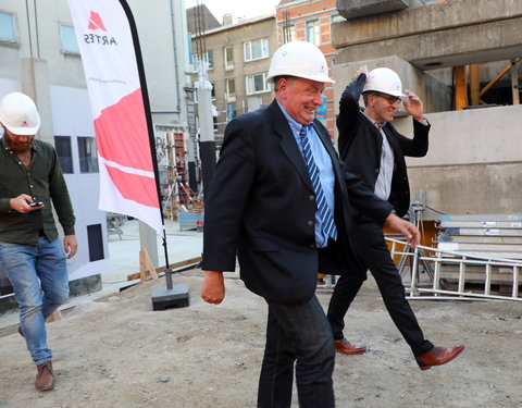 Symbolische eerstesteenlegging uitbreiding studentenrestaurant De Brug 