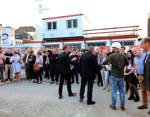 Symbolische eerstesteenlegging uitbreiding studentenrestaurant De Brug 