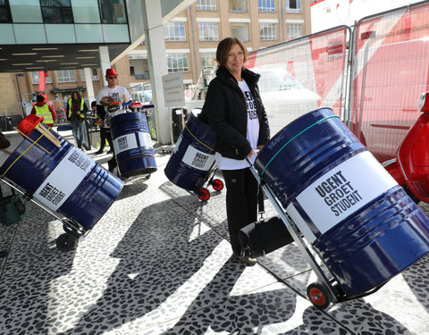 Opening academiejaar: drumband verwelkomt studenten