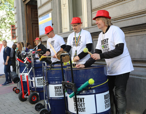 Opening academiejaar: drumband verwelkomt studenten