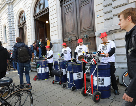 Opening academiejaar: drumband verwelkomt studenten