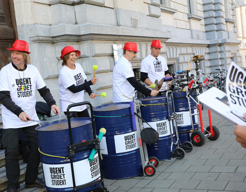 Opening academiejaar: drumband verwelkomt studenten