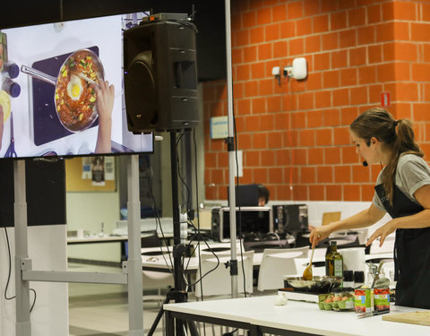 UGent groet student met kookdemo