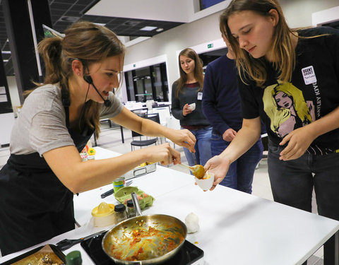 UGent groet student met kookdemo