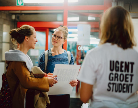 UGent groet student met yoga-initiatie in de GUSB