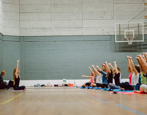 UGent groet student met yoga-initiatie in de GUSB