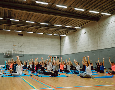 UGent groet student met yoga-initiatie in de GUSB