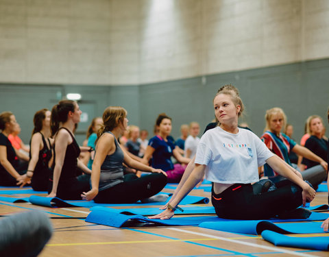 UGent groet student met yoga-initiatie in de GUSB