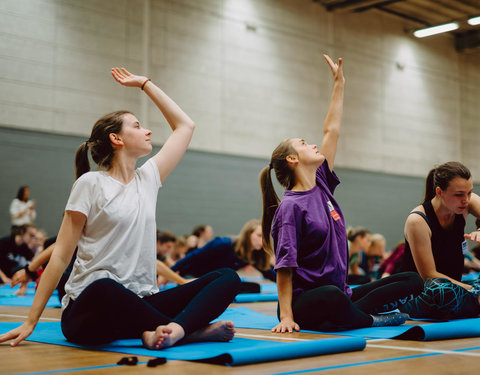 UGent groet student met yoga-initiatie in de GUSB