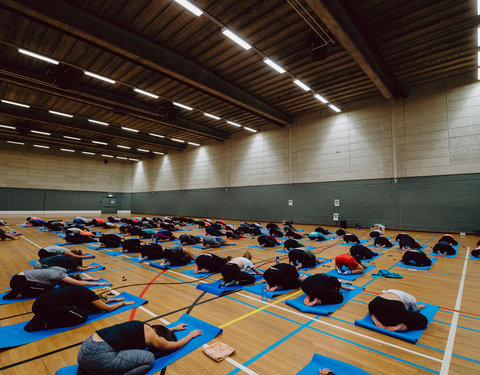 UGent groet student met yoga-initiatie in de GUSB